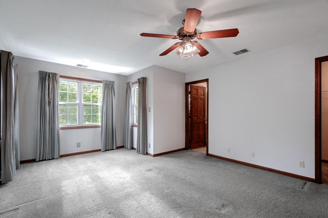 203 Parkwood Drive, Valparaiso, IN 46383