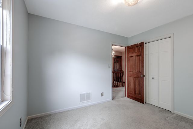 203 Parkwood Drive, Valparaiso, IN 46383