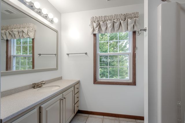 203 Parkwood Drive, Valparaiso, IN 46383