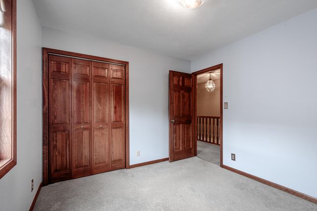 203 Parkwood Drive, Valparaiso, IN 46383
