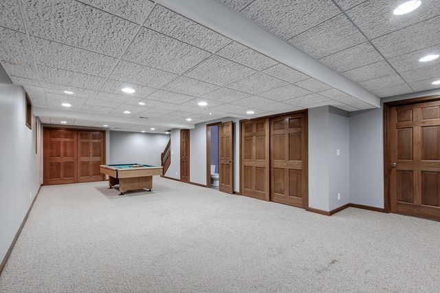 203 Parkwood Drive, Valparaiso, IN 46383
