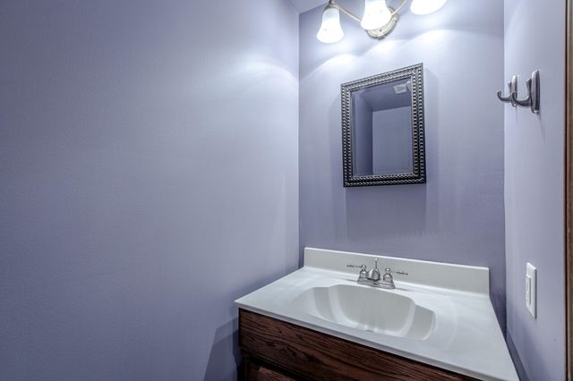203 Parkwood Drive, Valparaiso, IN 46383