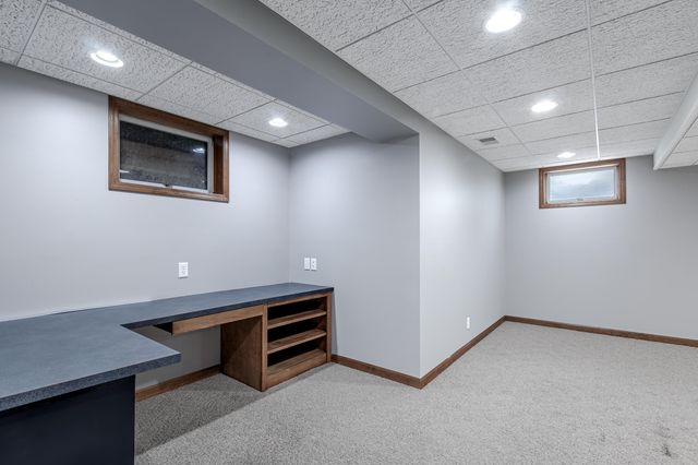 203 Parkwood Drive, Valparaiso, IN 46383