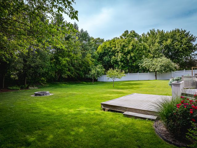 203 Parkwood Drive, Valparaiso, IN 46383