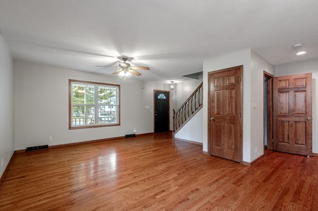 203 Parkwood Drive, Valparaiso, IN 46383