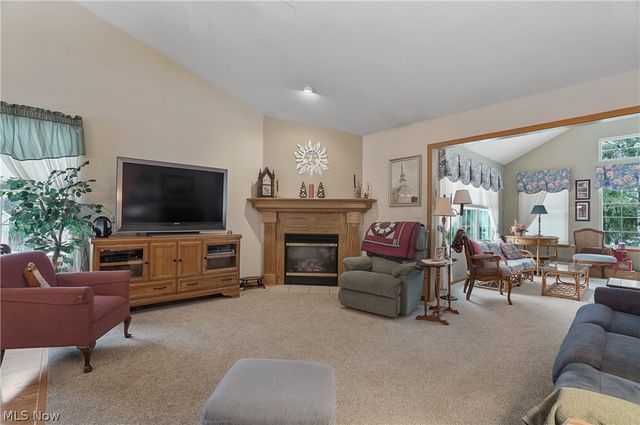 2837 Stratford Circle, Akron, OH 44312