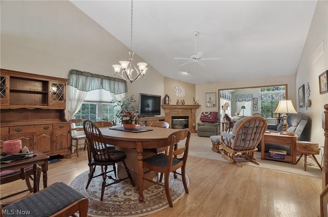 2837 Stratford Circle, Akron, OH 44312