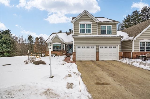 2837 Stratford Circle, Akron, OH 44312