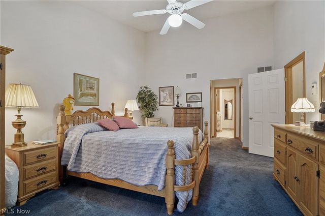 2837 Stratford Circle, Akron, OH 44312