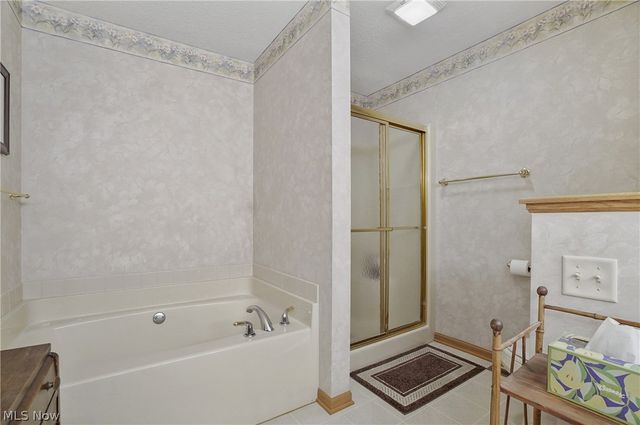 2837 Stratford Circle, Akron, OH 44312