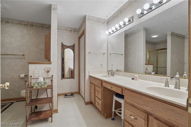 2837 Stratford Circle, Akron, OH 44312