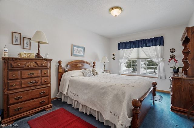 2837 Stratford Circle, Akron, OH 44312