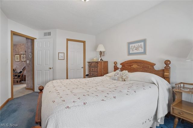 2837 Stratford Circle, Akron, OH 44312