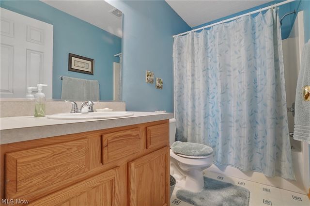 2837 Stratford Circle, Akron, OH 44312