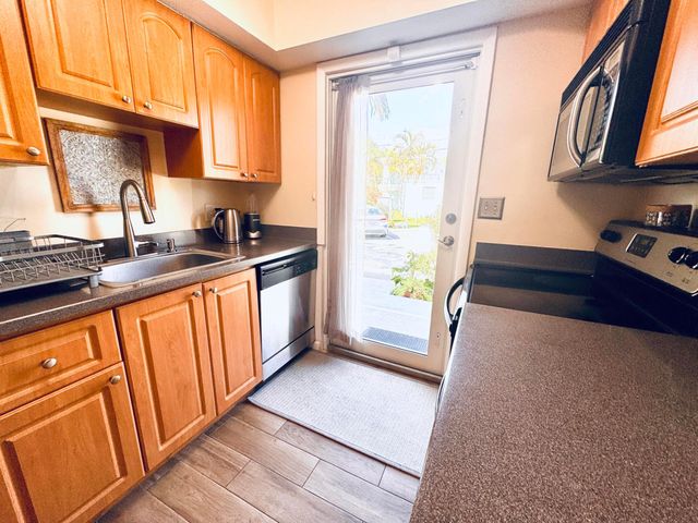 2151 NE 42nd Court 123, Lighthouse Point, FL 33064