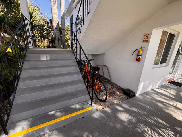 2151 NE 42nd Court 123, Lighthouse Point, FL 33064