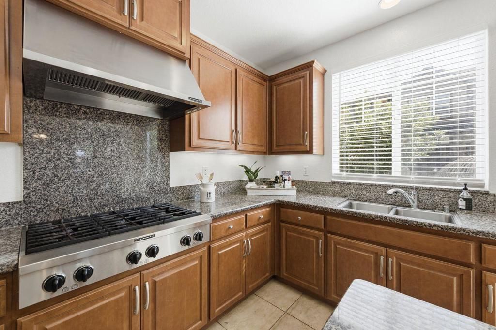 Image 18 of property listing at 698 W Rico Way, Tracy, CA 95391