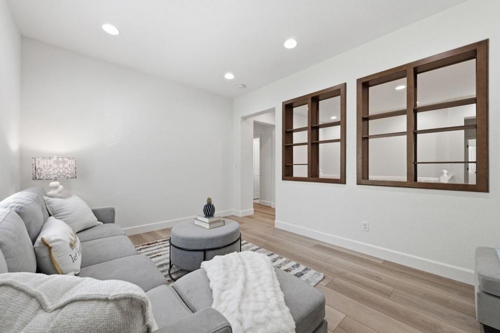 Image 26 of property listing at 698 W Rico Way, Tracy, CA 95391