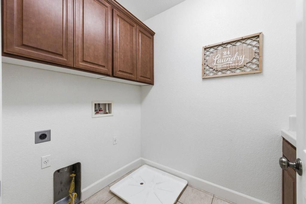 Image 38 of property listing at 698 W Rico Way, Tracy, CA 95391