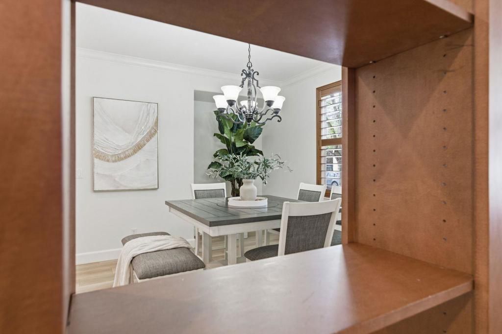 Image 9 of property listing at 698 W Rico Way, Tracy, CA 95391