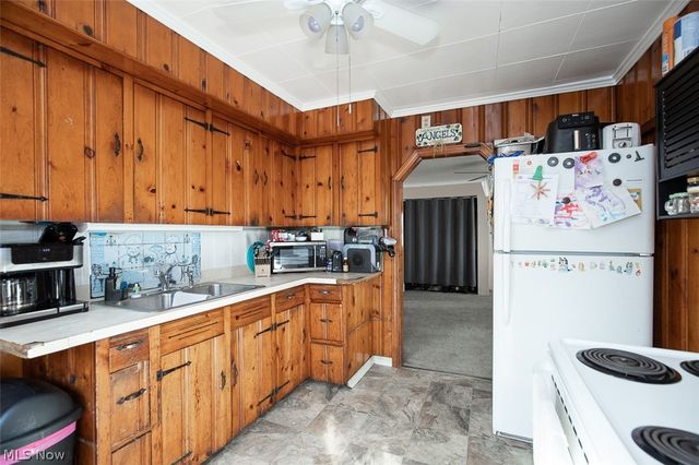 3805 Revere Court, Cleveland, OH 44109