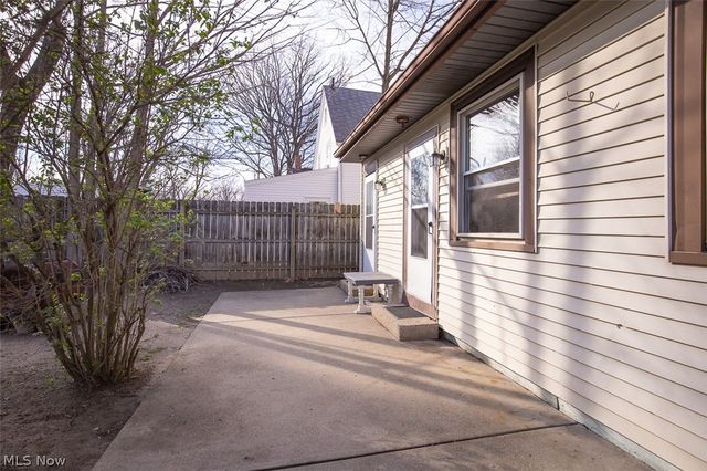 3805 Revere Court, Cleveland, OH 44109