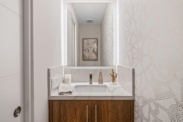 1346 Bacall Way, Palm Springs, CA 92262