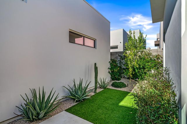 1346 Bacall Way, Palm Springs, CA 92262