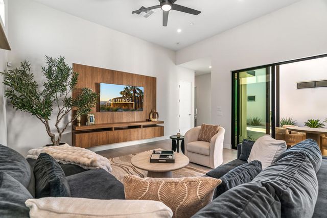 1346 Bacall Way, Palm Springs, CA 92262