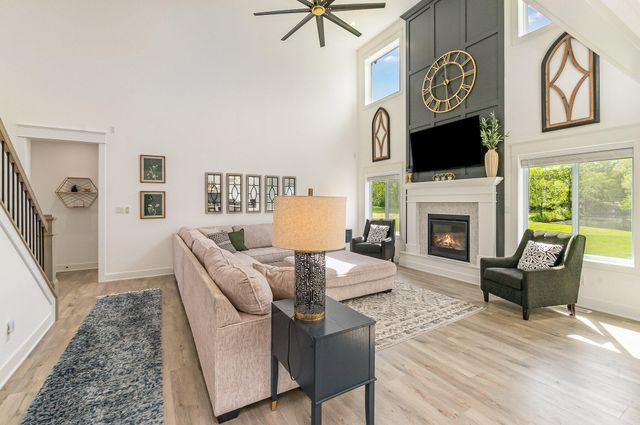 694 N 50 W, Valparaiso, IN 46385