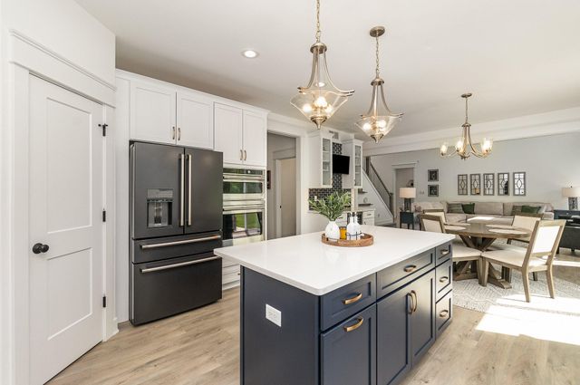 694 N 50 W, Valparaiso, IN 46385