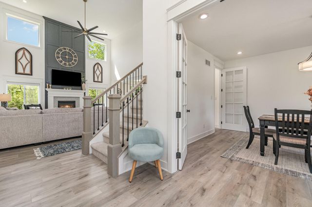 694 N 50 W, Valparaiso, IN 46385