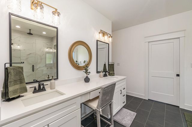 694 N 50 W, Valparaiso, IN 46385