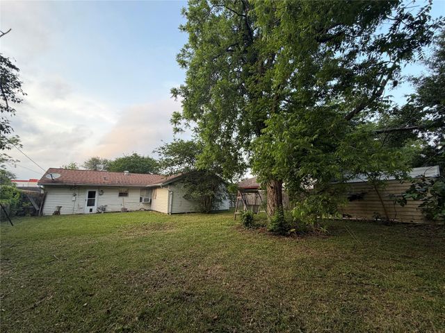 8602 Glenlea Street, Houston, TX 77061