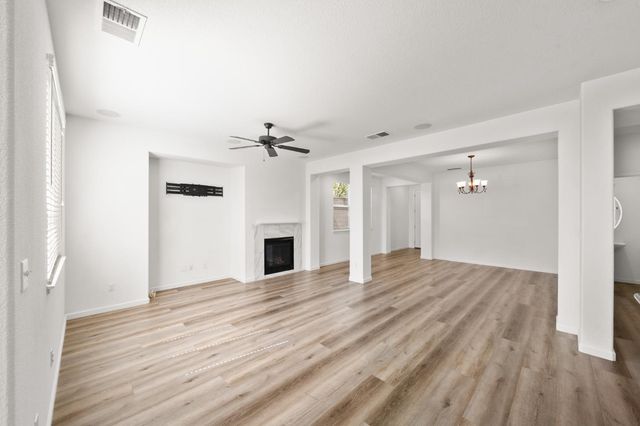 197 Cinema St, Sacramento, CA 95823