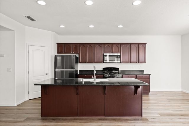 197 Cinema St, Sacramento, CA 95823