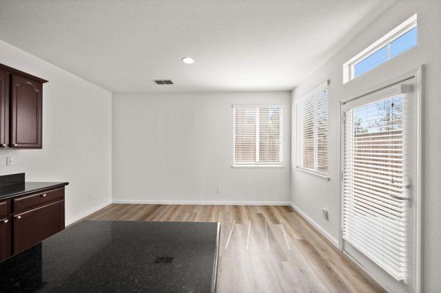 197 Cinema St, Sacramento, CA 95823