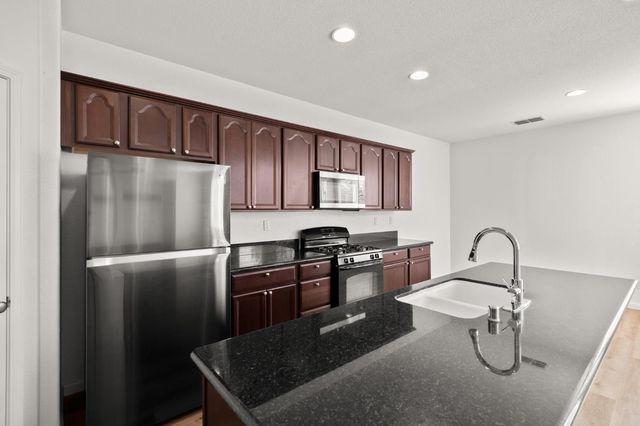 197 Cinema St, Sacramento, CA 95823