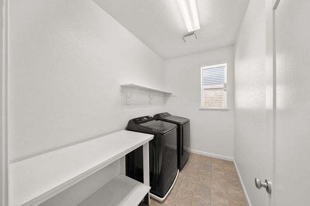 197 Cinema St, Sacramento, CA 95823