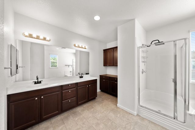 197 Cinema St, Sacramento, CA 95823