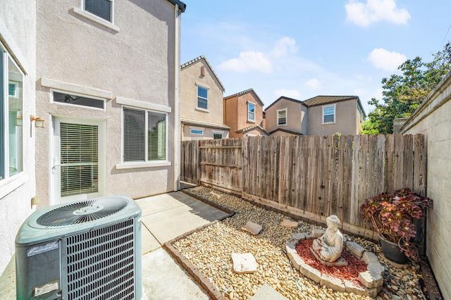 197 Cinema St, Sacramento, CA 95823