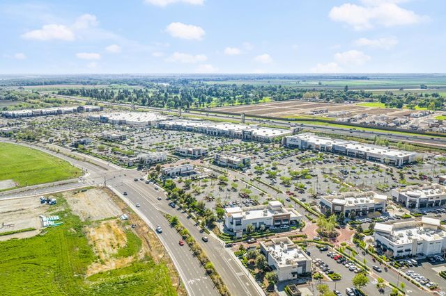 197 Cinema St, Sacramento, CA 95823