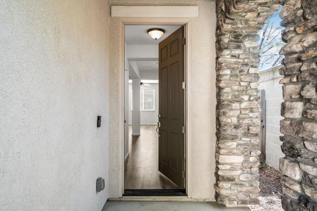 197 Cinema St, Sacramento, CA 95823