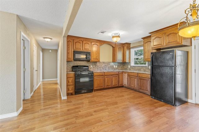 340 Warner, Bridge City, TX 77611