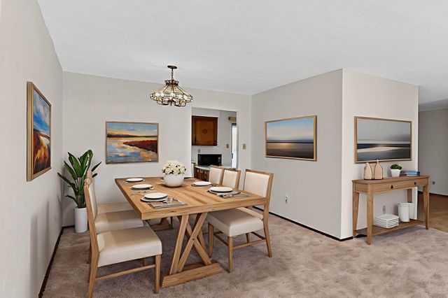 5207 RUSSELL Drive NW, Albuquerque, NM 87114