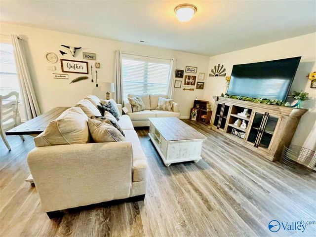 115 Edgestone Drive, Harvest, AL 35749