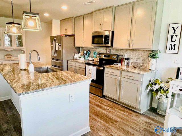 115 Edgestone Drive, Harvest, AL 35749