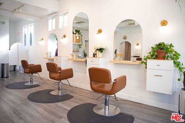 710 N Van Ness Avenue, Los Angeles, CA 90038