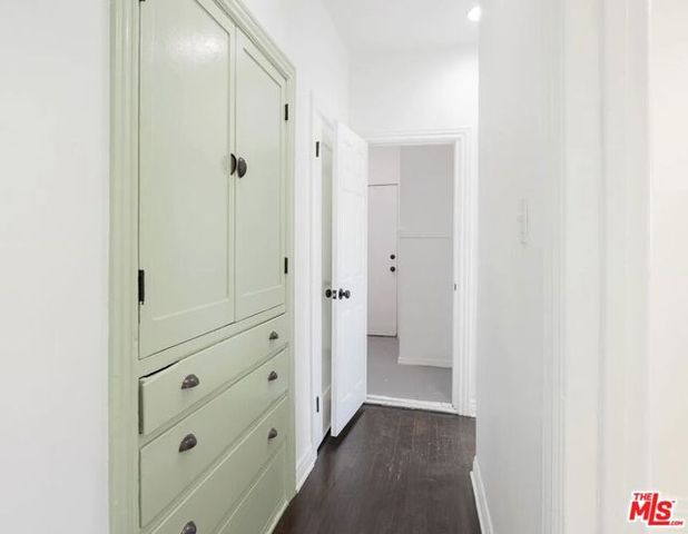 710 N Van Ness Avenue, Los Angeles, CA 90038