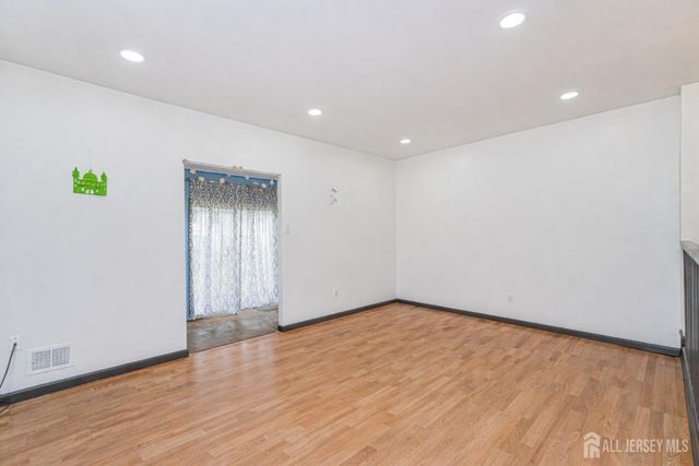 400 McDowell Drive, East Brunswick, NJ 08816